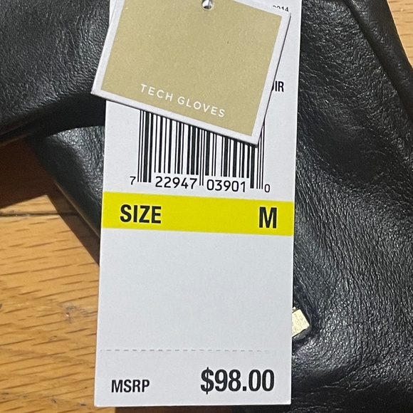 Brand New Michael Kors Leather gloves - Picture 4 of 7